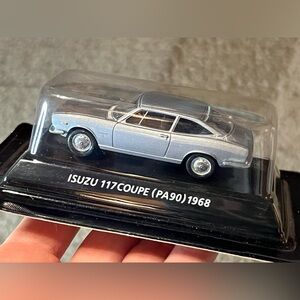 Isuzu 117 Coupe (PA90) 1968 1/64 Scale Model Car Figure Silver Konami Display